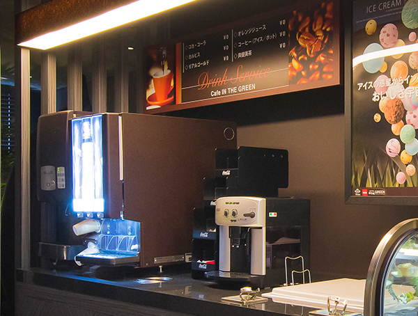 無料ドリンクバー